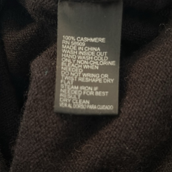 Antonio Melani Size L Classic Black Cashmere Sweater - Picture 8 of 8